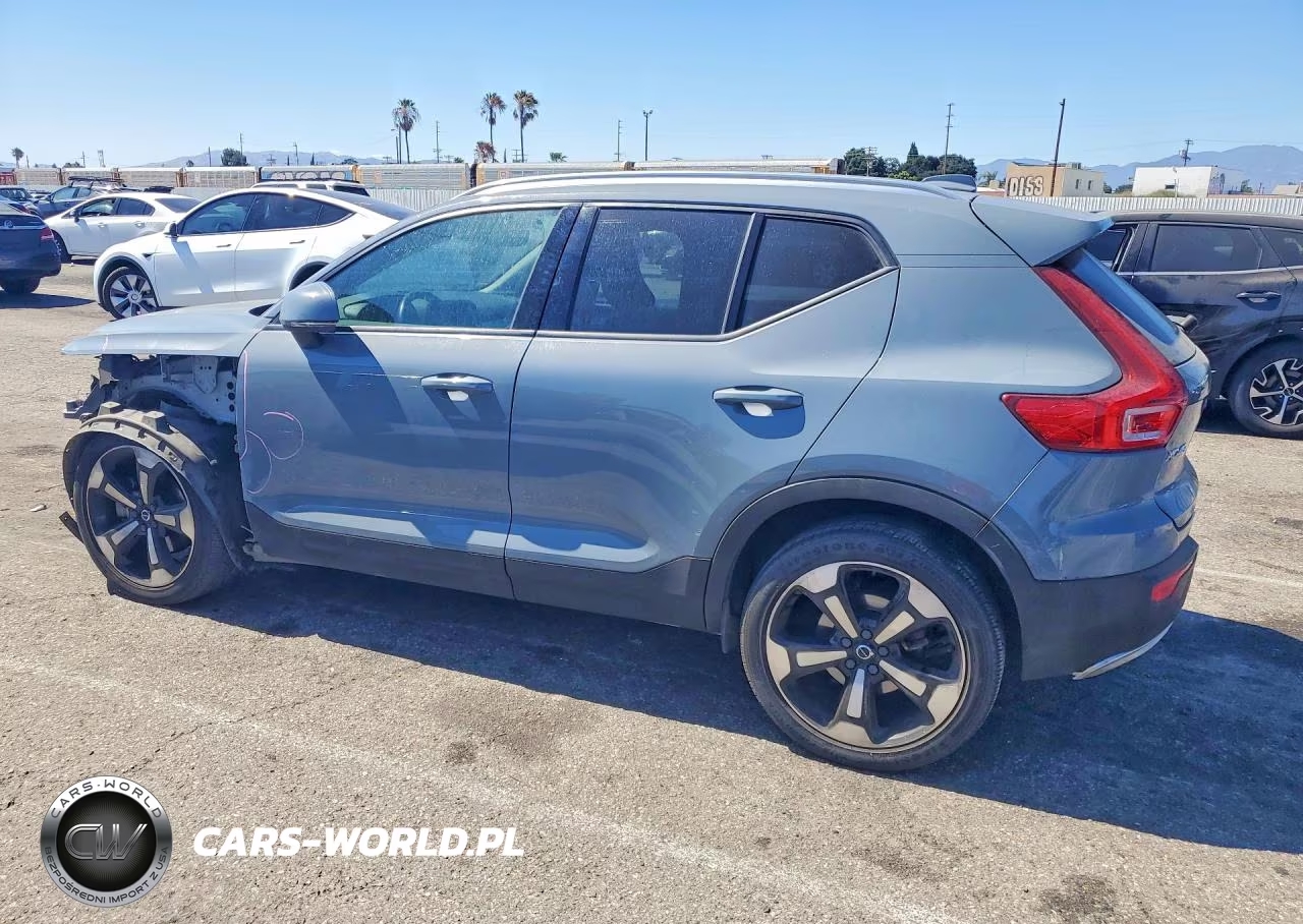2021 Volvo Xc40 T5 Momentum VIN:YV4162UK8M2525969 - 2
