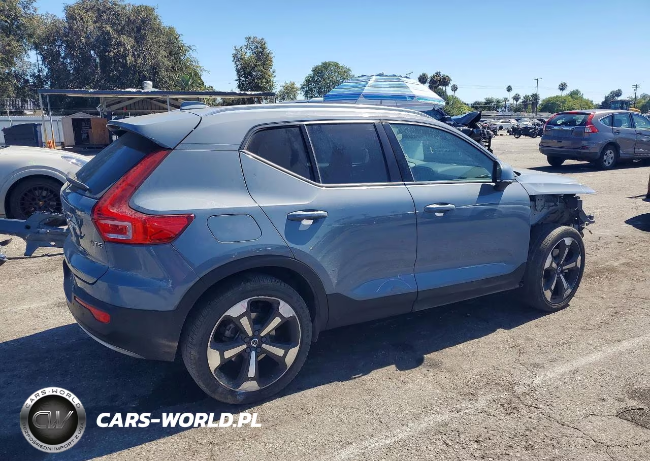 2021 Volvo Xc40 T5 Momentum VIN:YV4162UK8M2525969 - 3