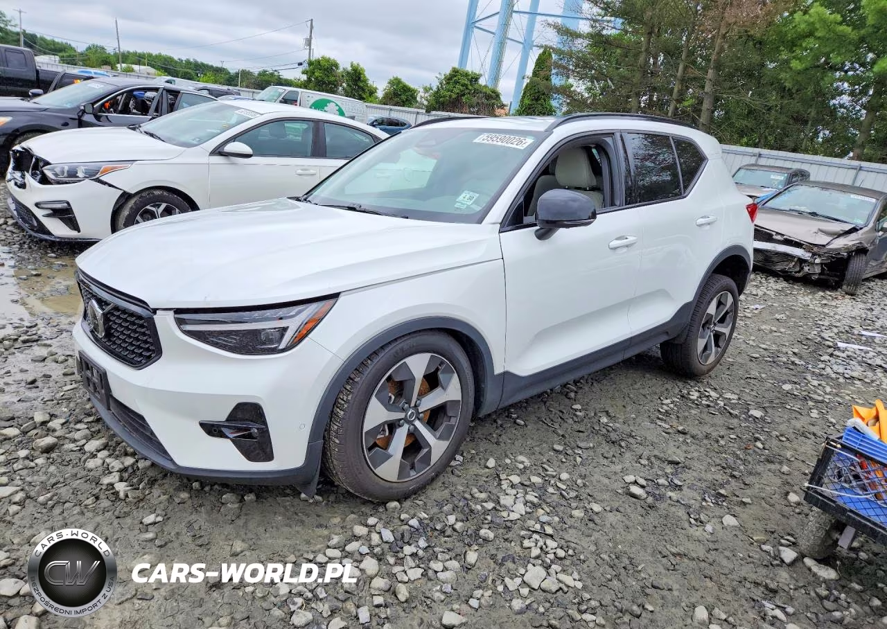 2025 Volvo Xc40 Plus – zdjęcie 1 z 13