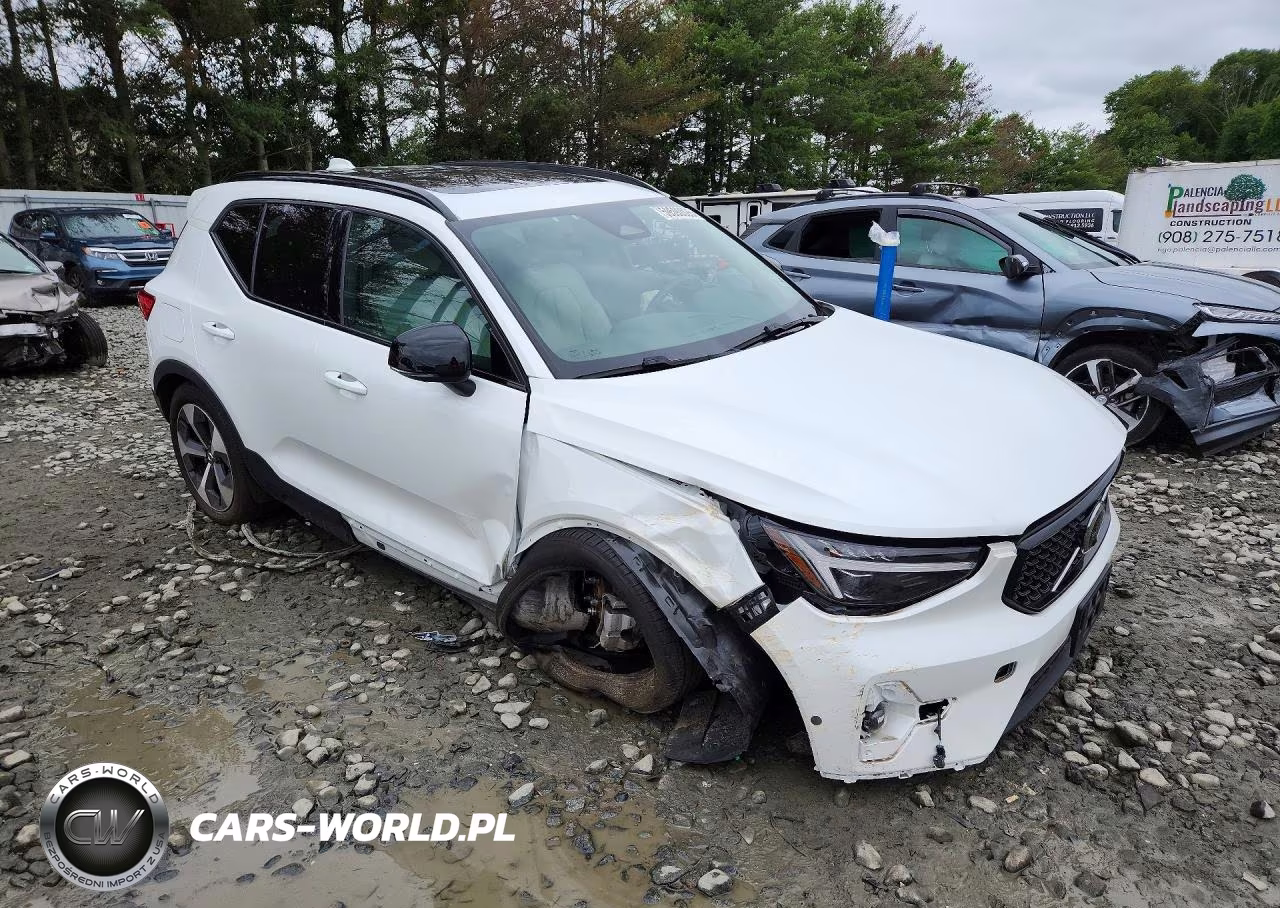 2025 Volvo Xc40 Plus VIN:YV4L12UC4S2472023 - 4