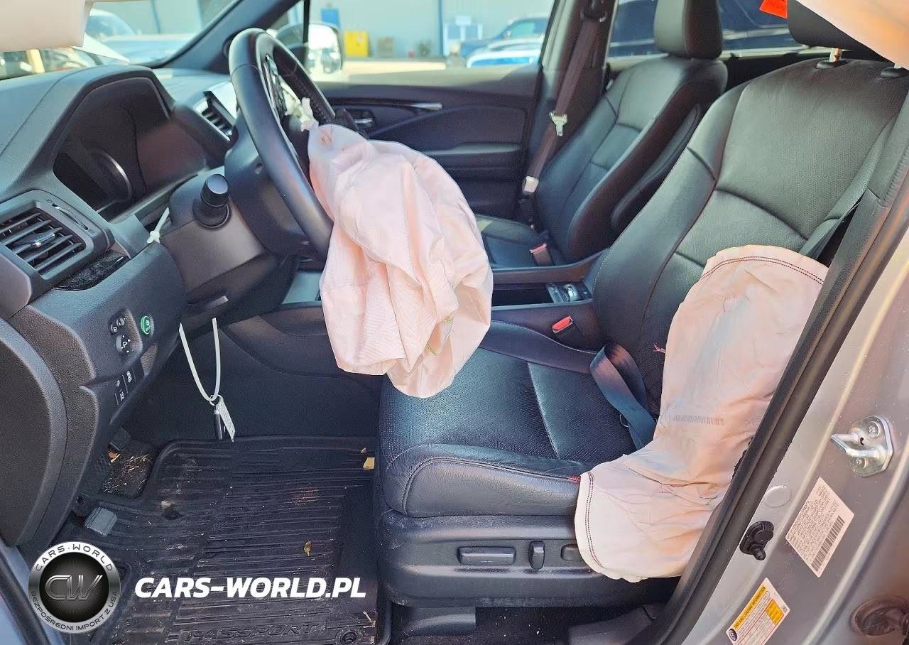 2021 Honda Passport Touring VIN:5FNYF7H9XMB011950 - 7