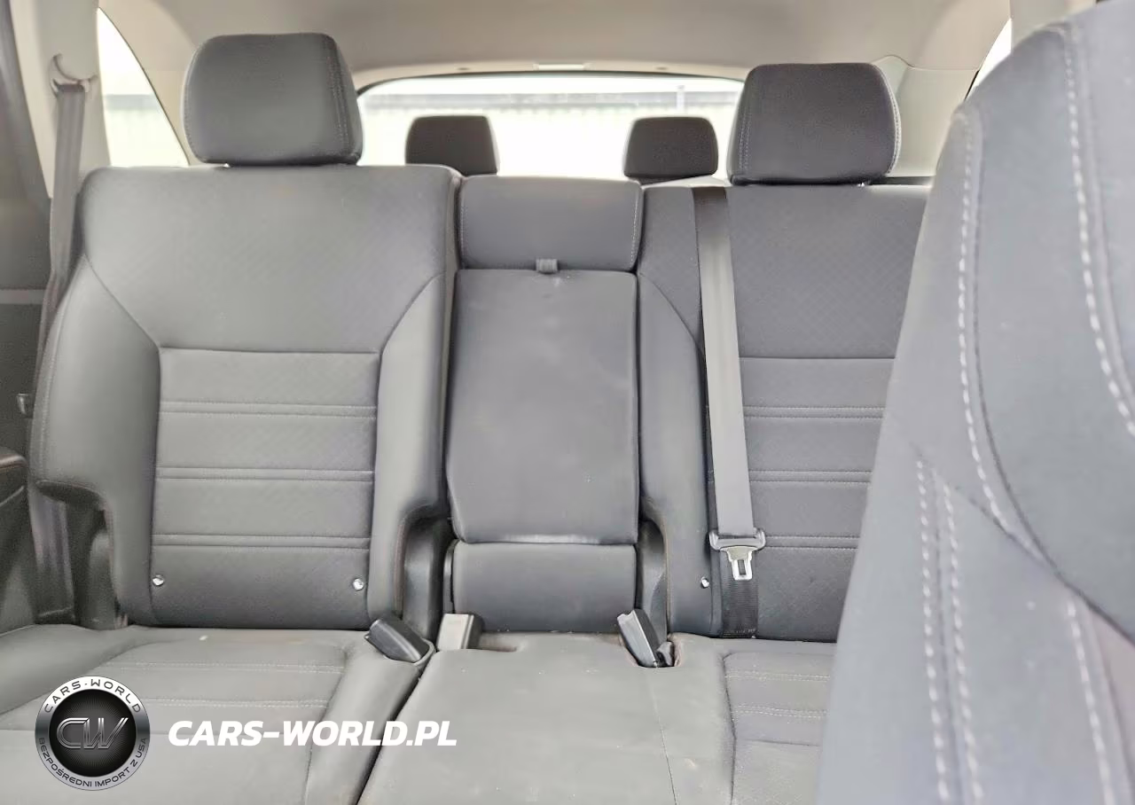 2019 Kia Sorento L VIN:5XYPG4A38KG575969 - 10