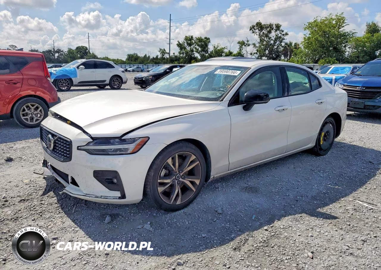 2025 Volvo S60 Core – zdjęcie 1 z 12