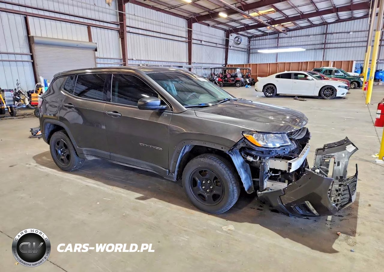 2018 Jeep Compass Sport VIN:3C4NJDAB0JT177176 - 4