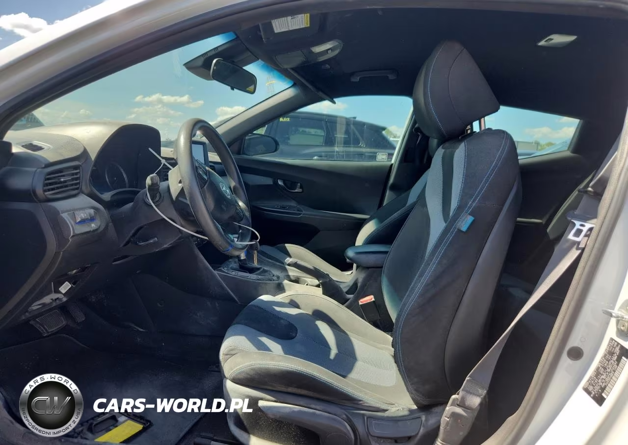 2020 Hyundai Veloster 2.0L VIN:KMHTG6AF4LU024695 - 7