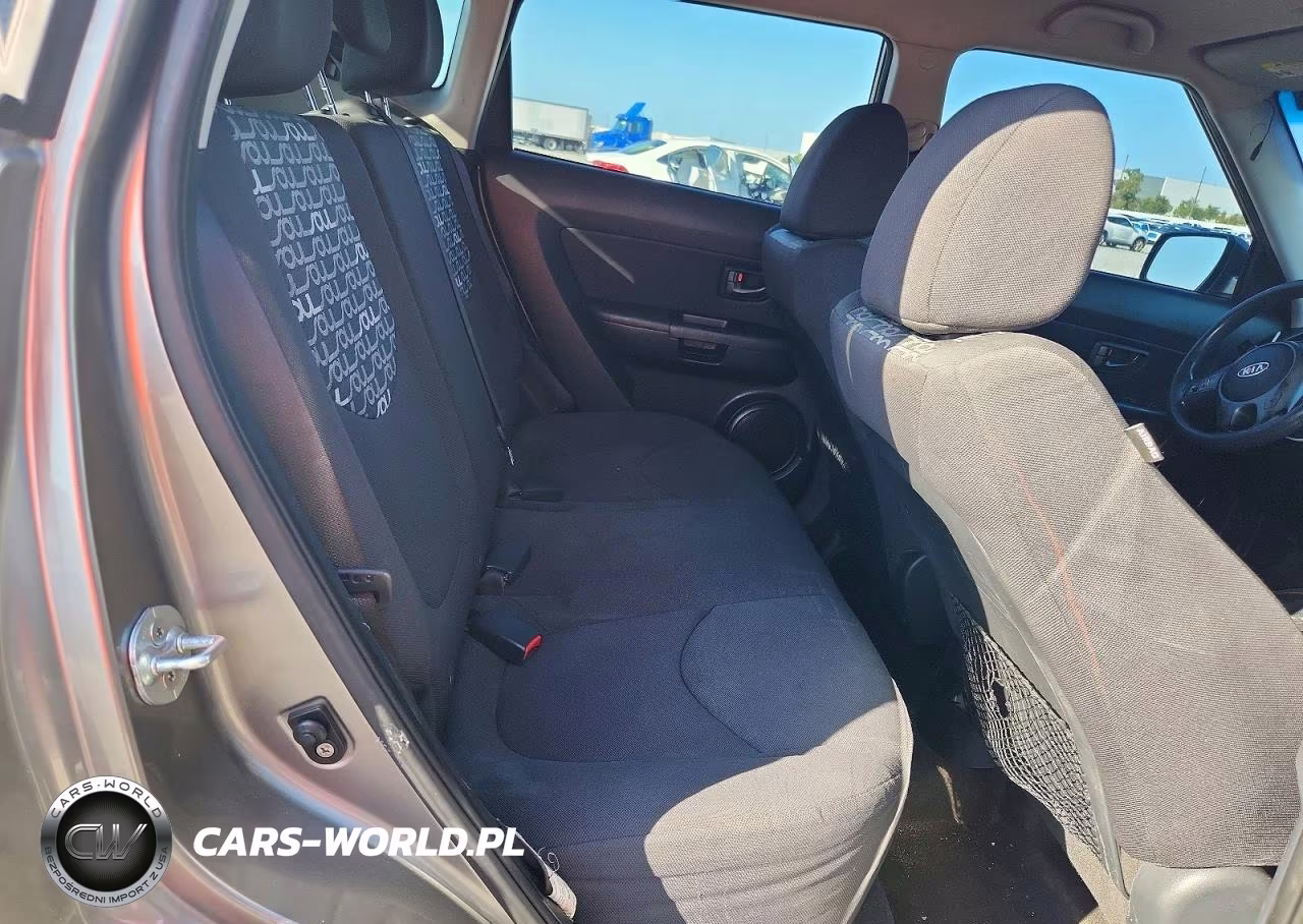 2011 Kia Soul + VIN:KNDJT2A2XB7195736 - 10