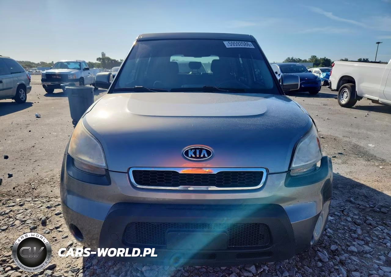 2011 Kia Soul + VIN:KNDJT2A2XB7195736 - 5