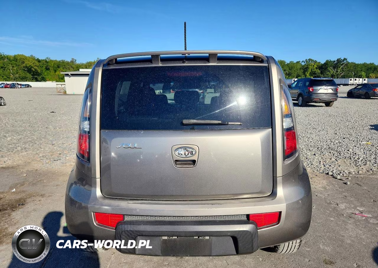 2011 Kia Soul + VIN:KNDJT2A2XB7195736 - 6