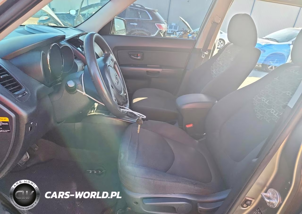 2011 Kia Soul + VIN:KNDJT2A2XB7195736 - 7