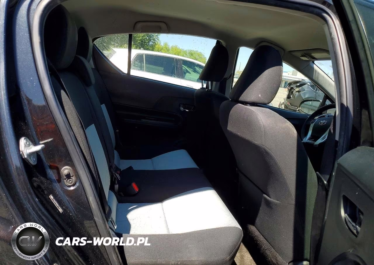 2017 Toyota Prius C Two VIN:JTDKDTB32H1592352 - 11
