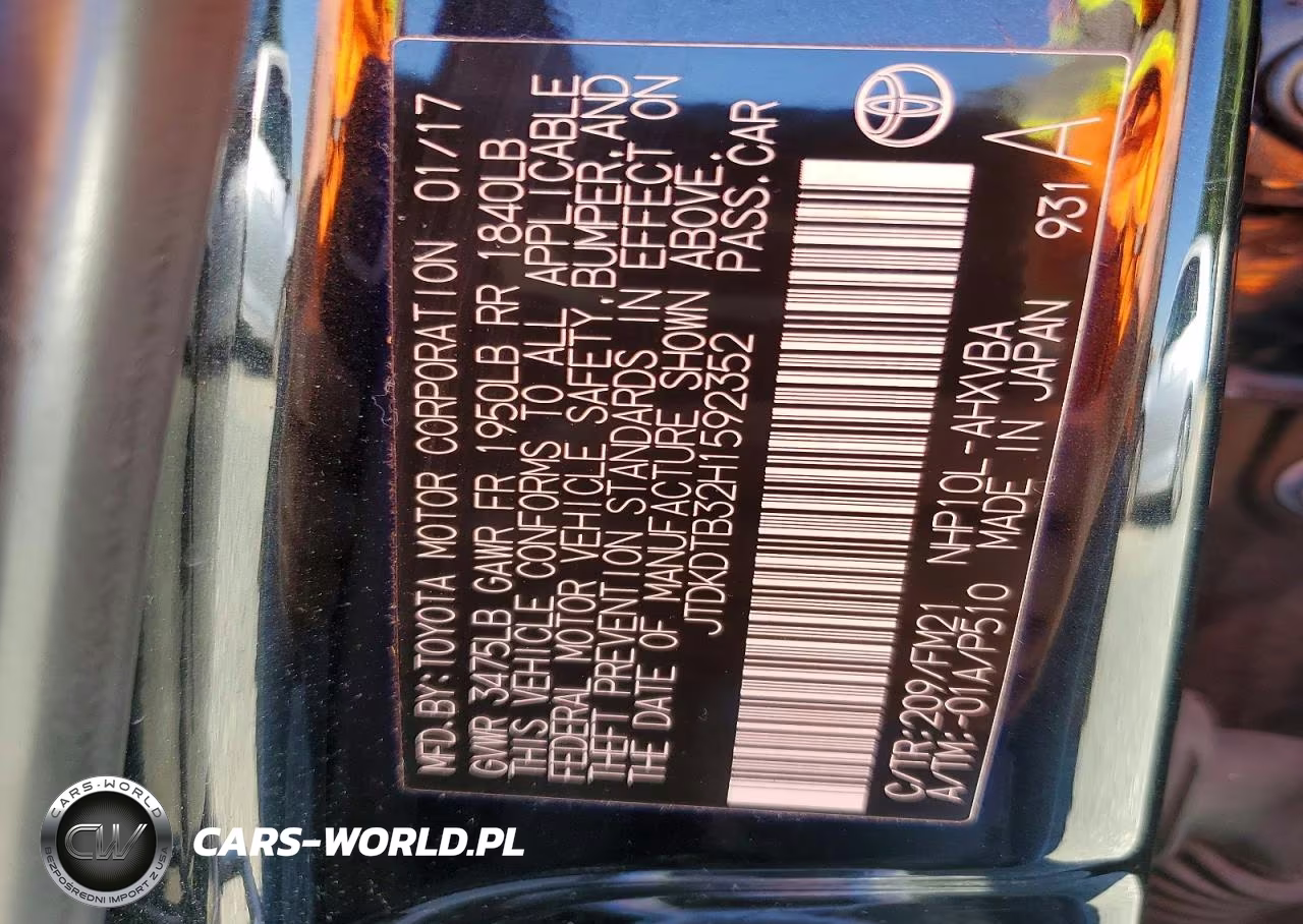 2017 Toyota Prius C Two VIN:JTDKDTB32H1592352 - 14