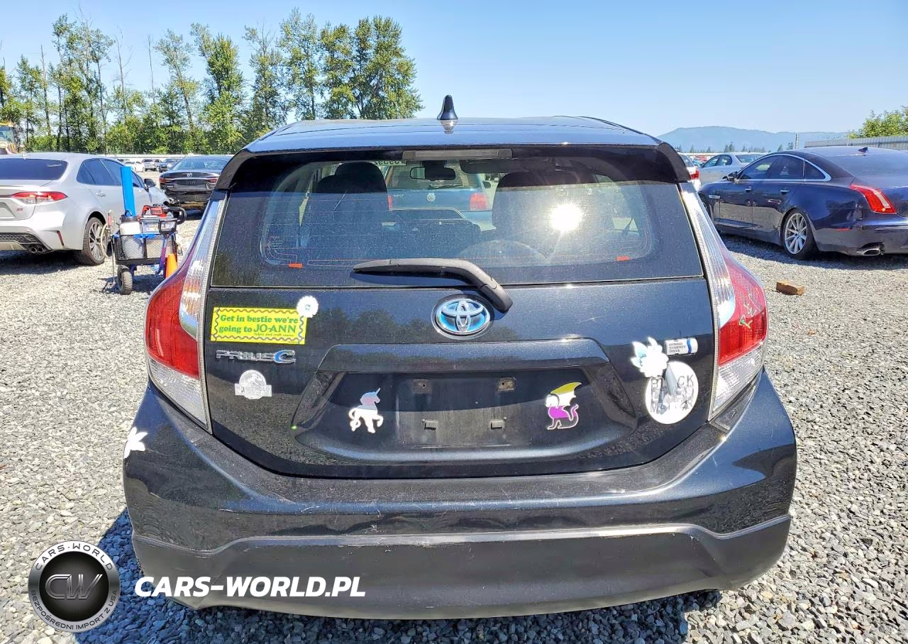 2017 Toyota Prius C Two VIN:JTDKDTB32H1592352 - 6