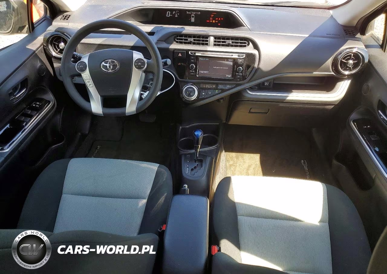 2017 Toyota Prius C Two VIN:JTDKDTB32H1592352 - 8