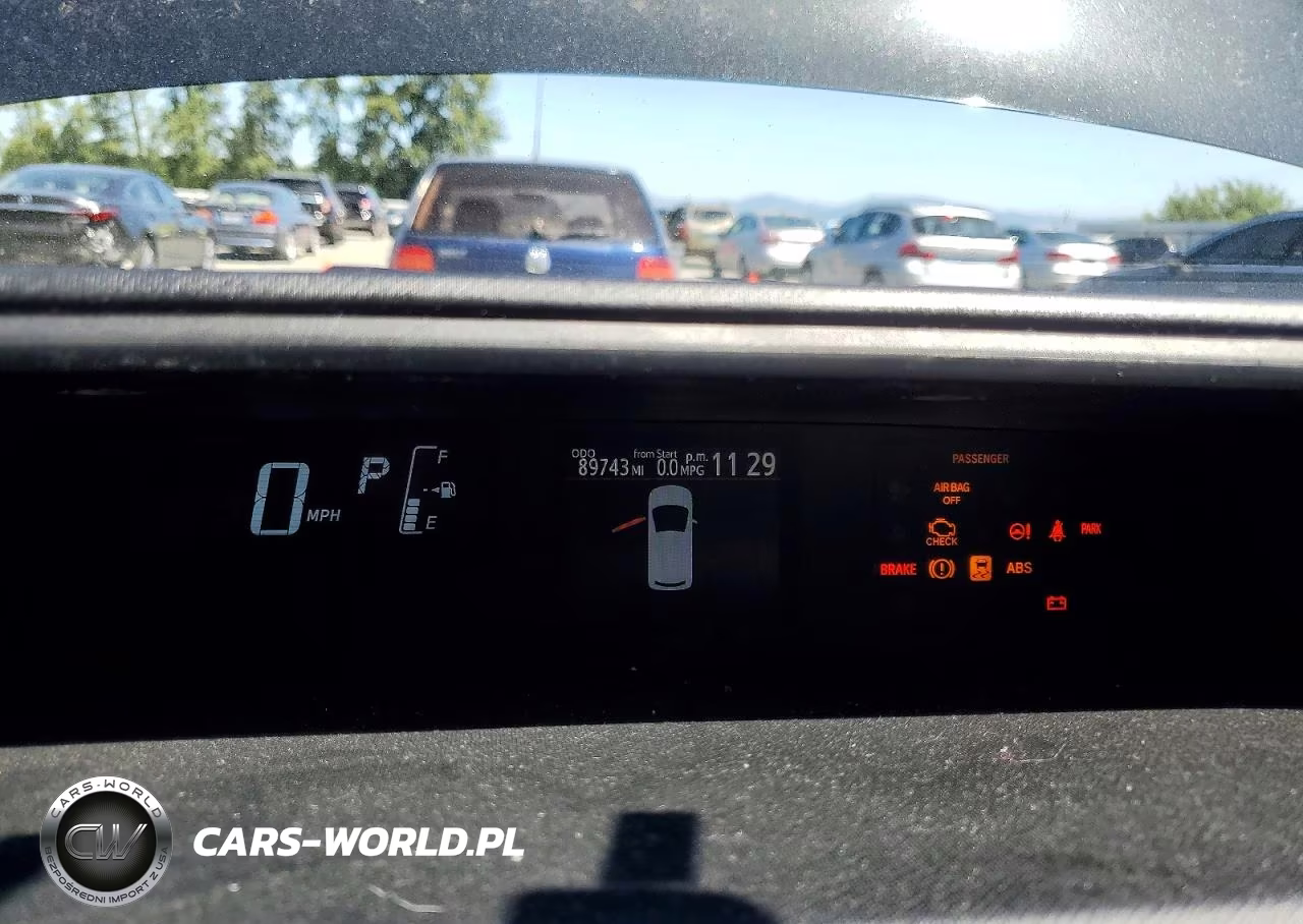 2017 Toyota Prius C Two VIN:JTDKDTB32H1592352 - 9