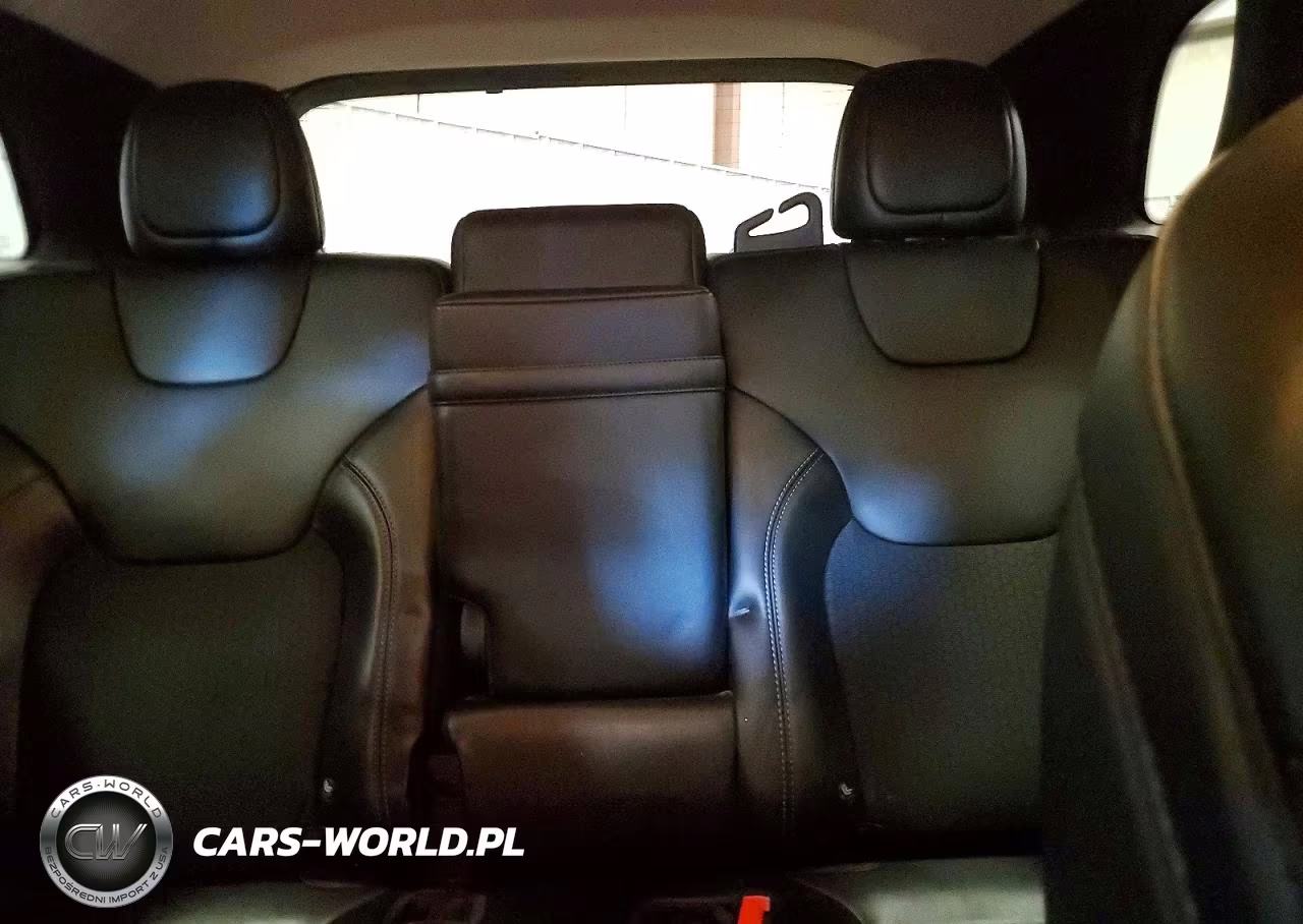 2019 Jeep Cherokee Latitude Plus VIN:1C4PJMLB0KD148693 - 10