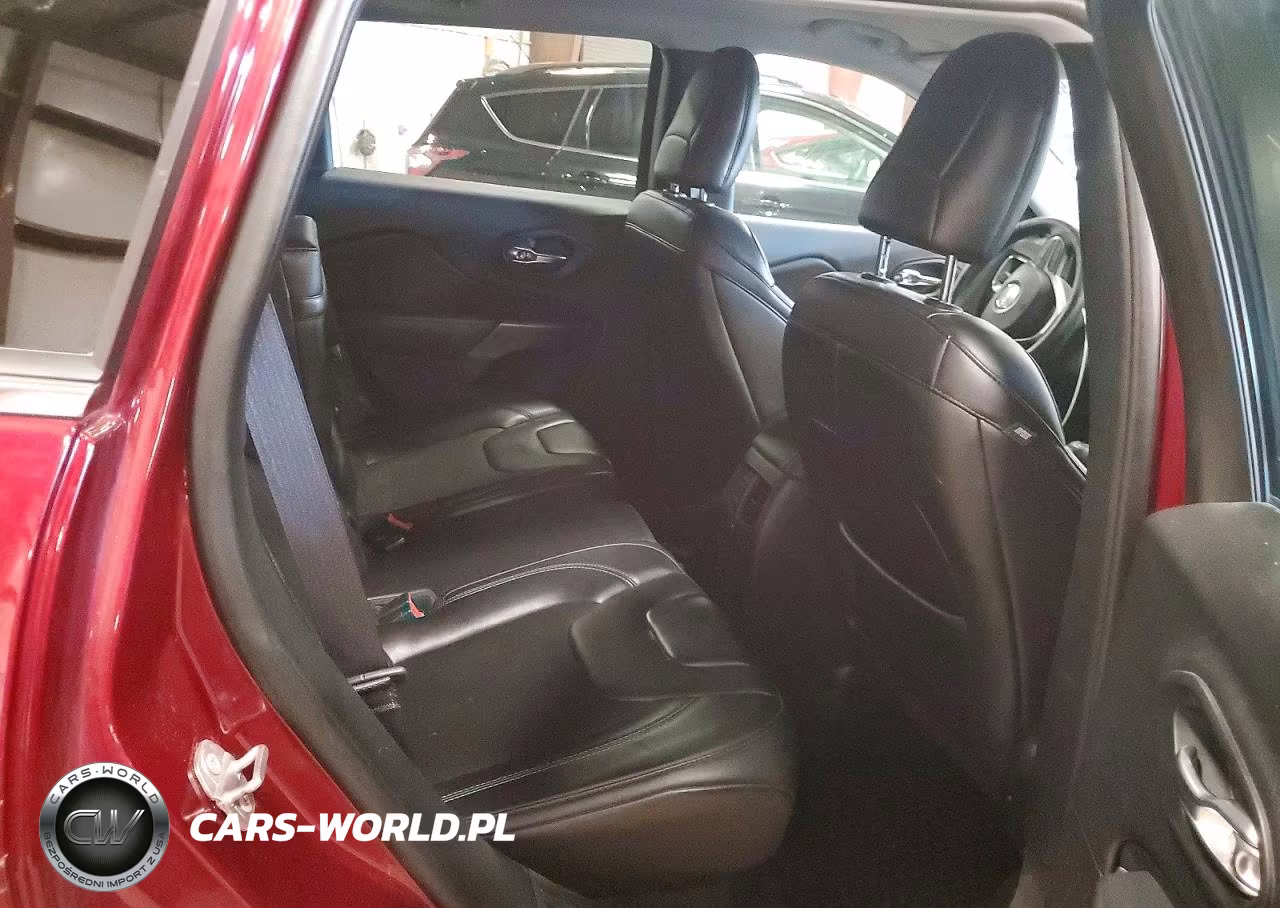 2019 Jeep Cherokee Latitude Plus VIN:1C4PJMLB0KD148693 - 11