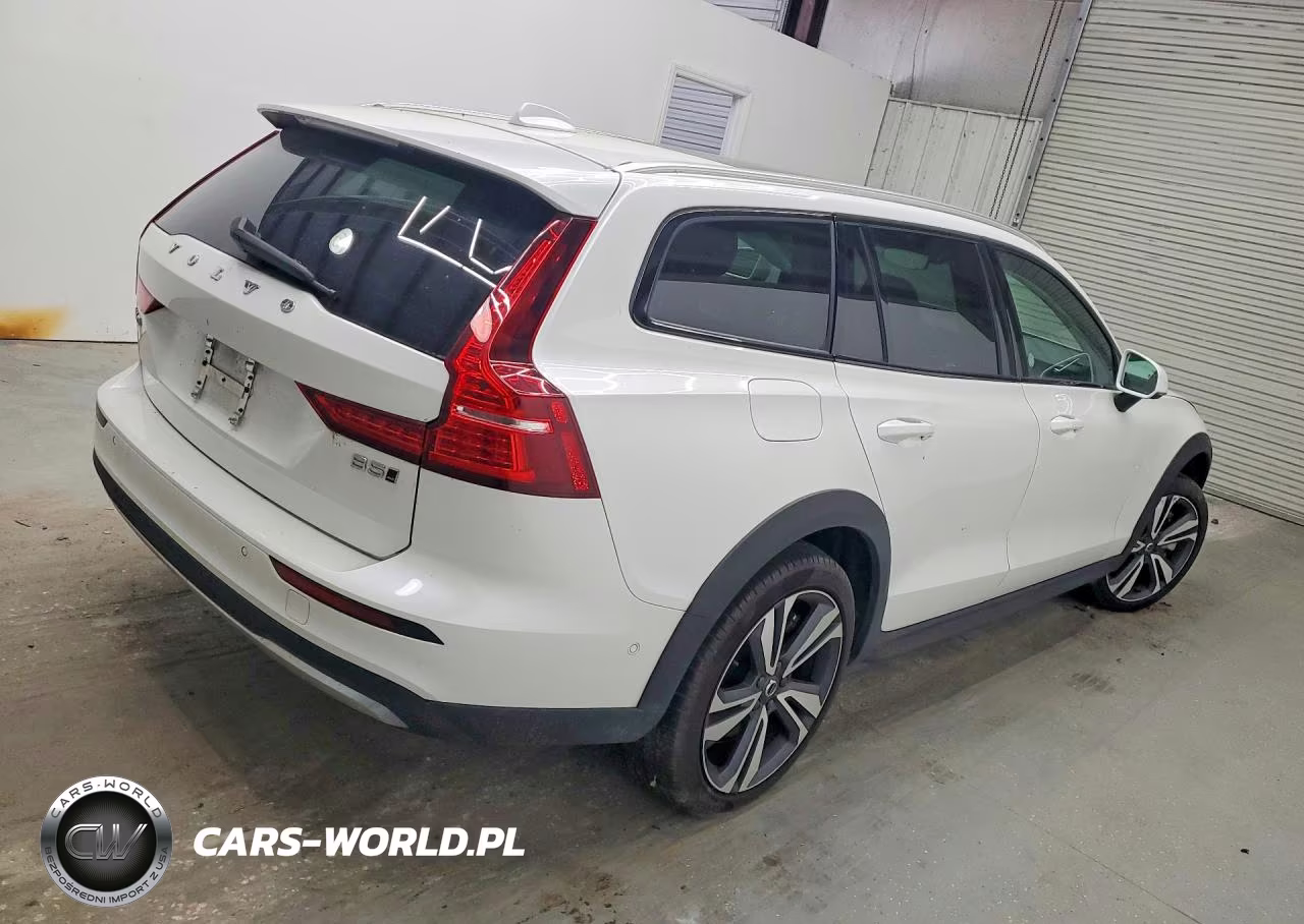 2025 Volvo V60 Cross Country Plus VIN:YV4L12WK6S2146776 - 3