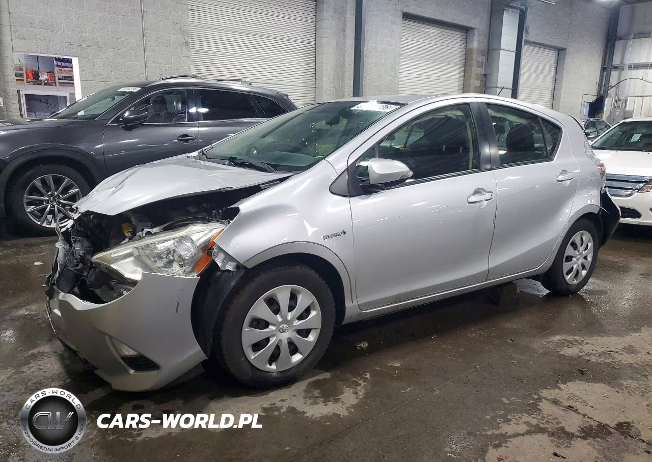 2014 Toyota Prius C Two