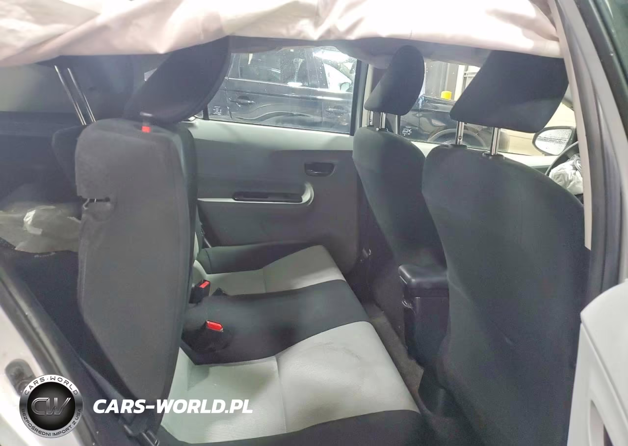2014 Toyota Prius C Two VIN:JTDKDTB31E1575196 - 10