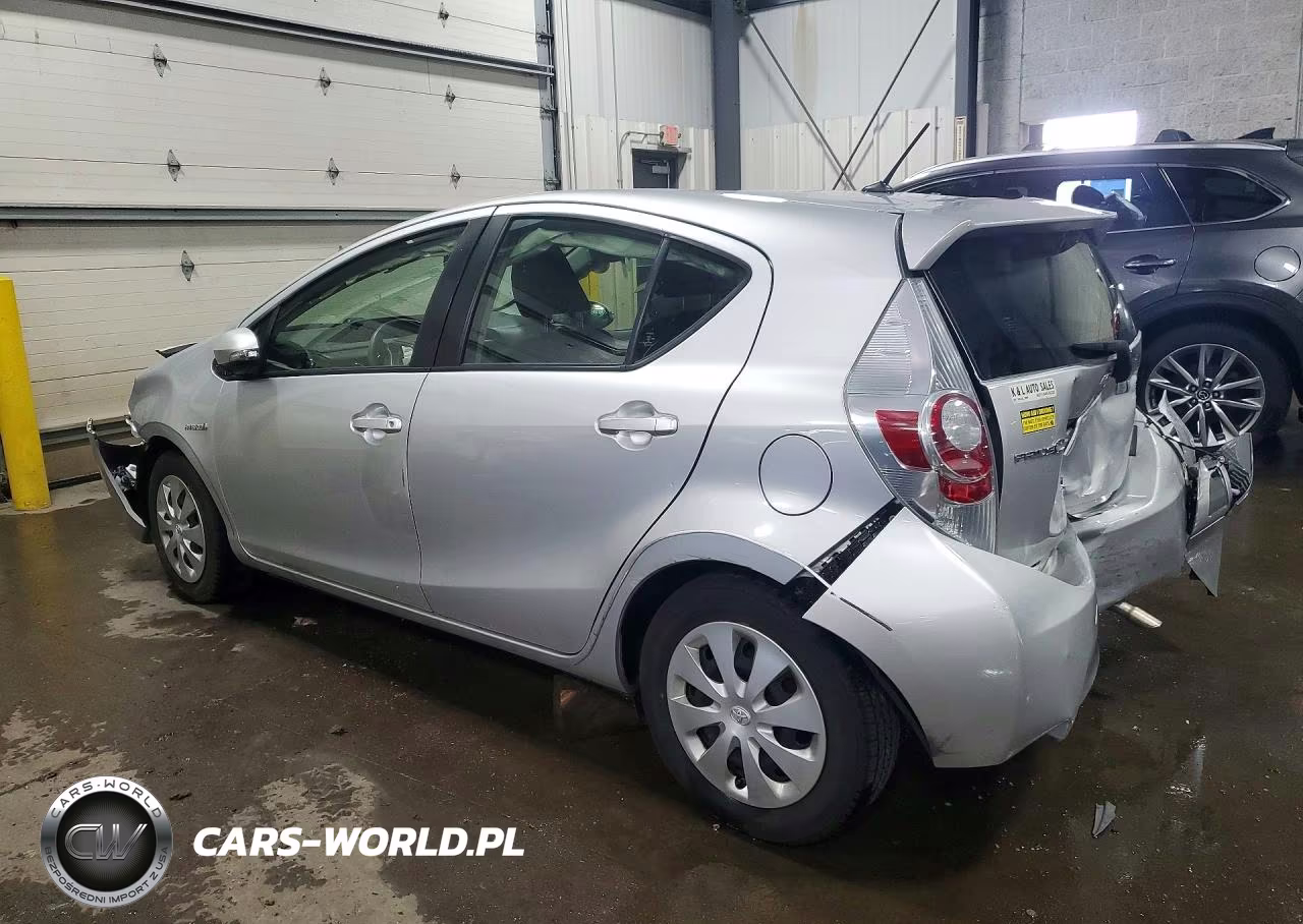 2014 Toyota Prius C Two VIN:JTDKDTB31E1575196 - 2