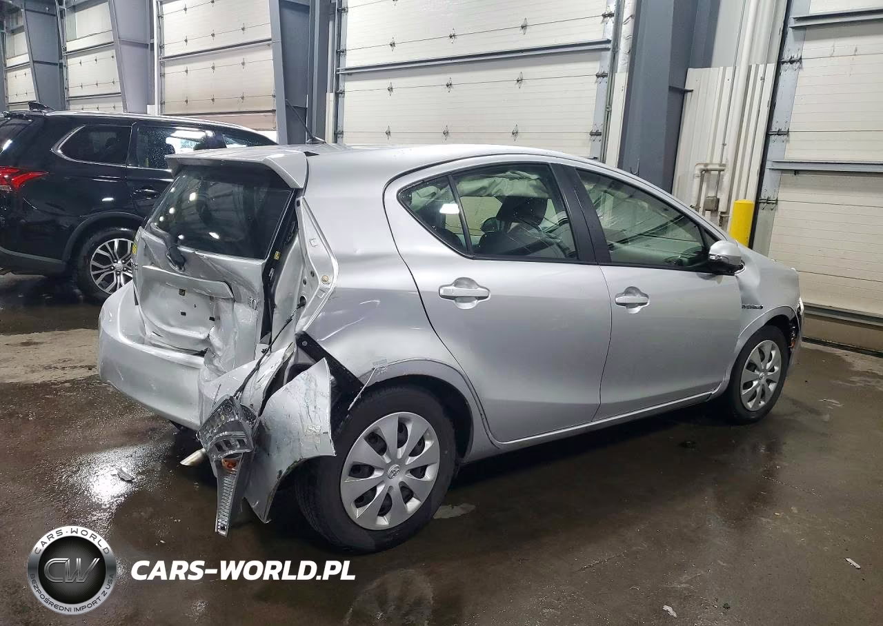 2014 Toyota Prius C Two VIN:JTDKDTB31E1575196 - 3