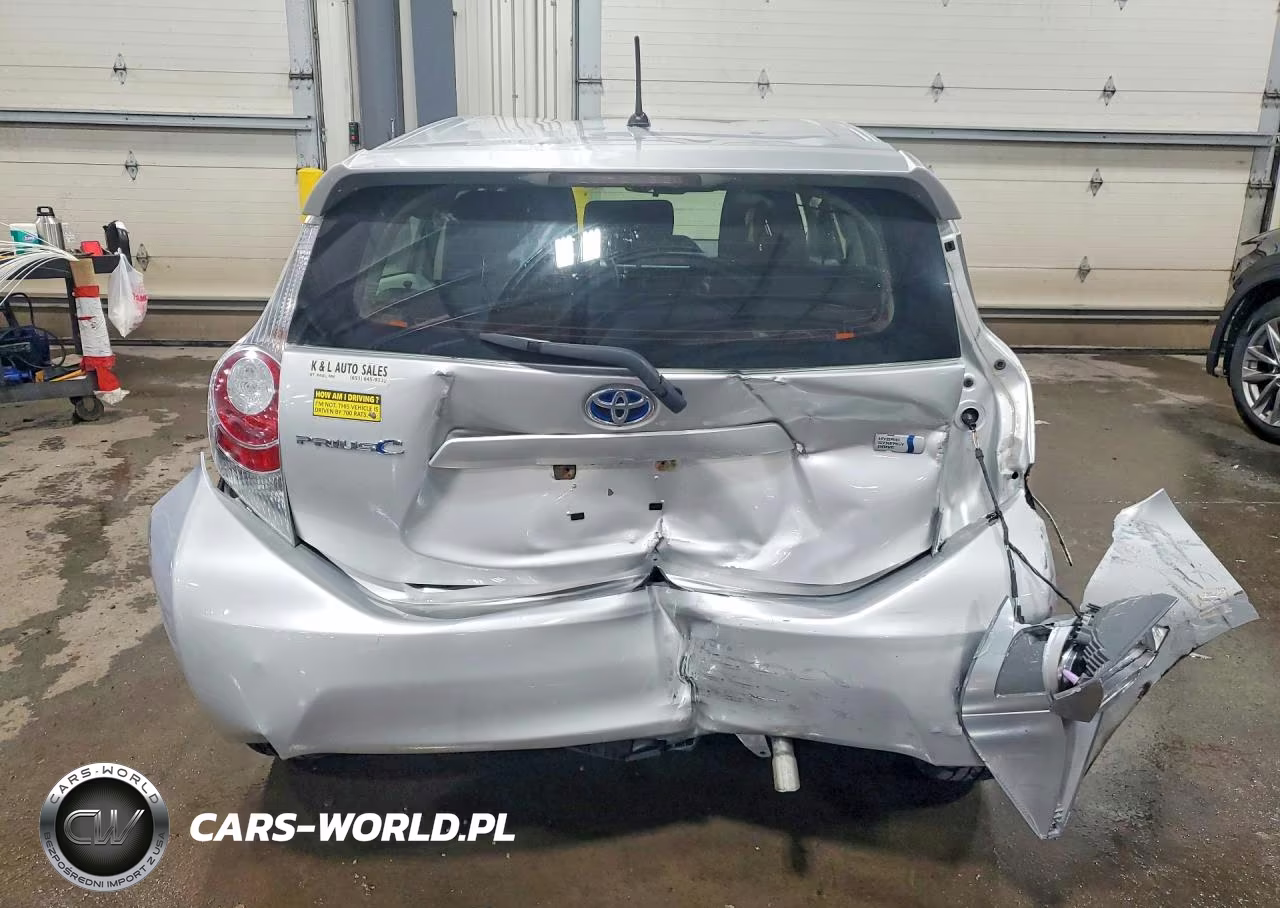 2014 Toyota Prius C Two VIN:JTDKDTB31E1575196 - 6