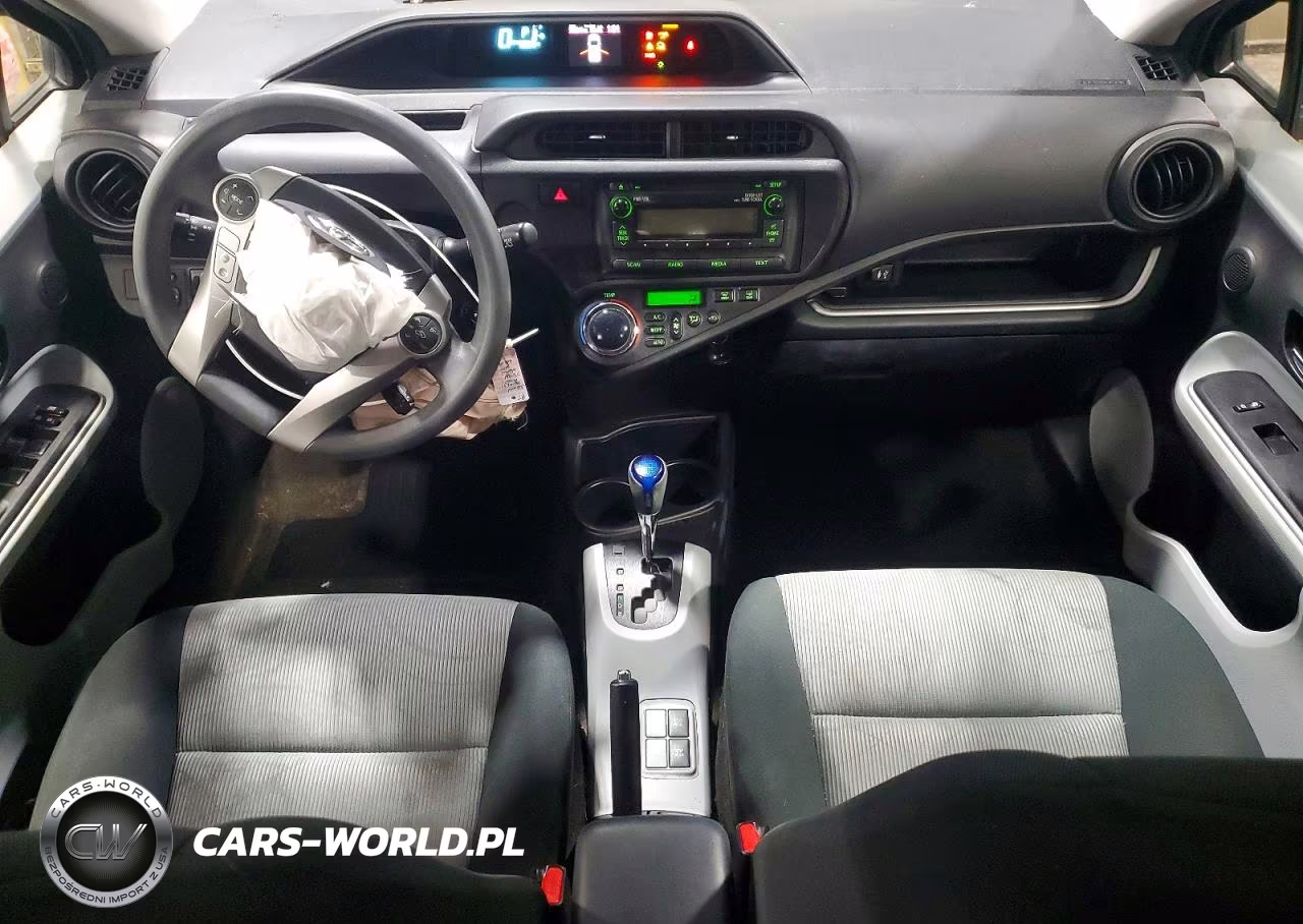 2014 Toyota Prius C Two VIN:JTDKDTB31E1575196 - 8