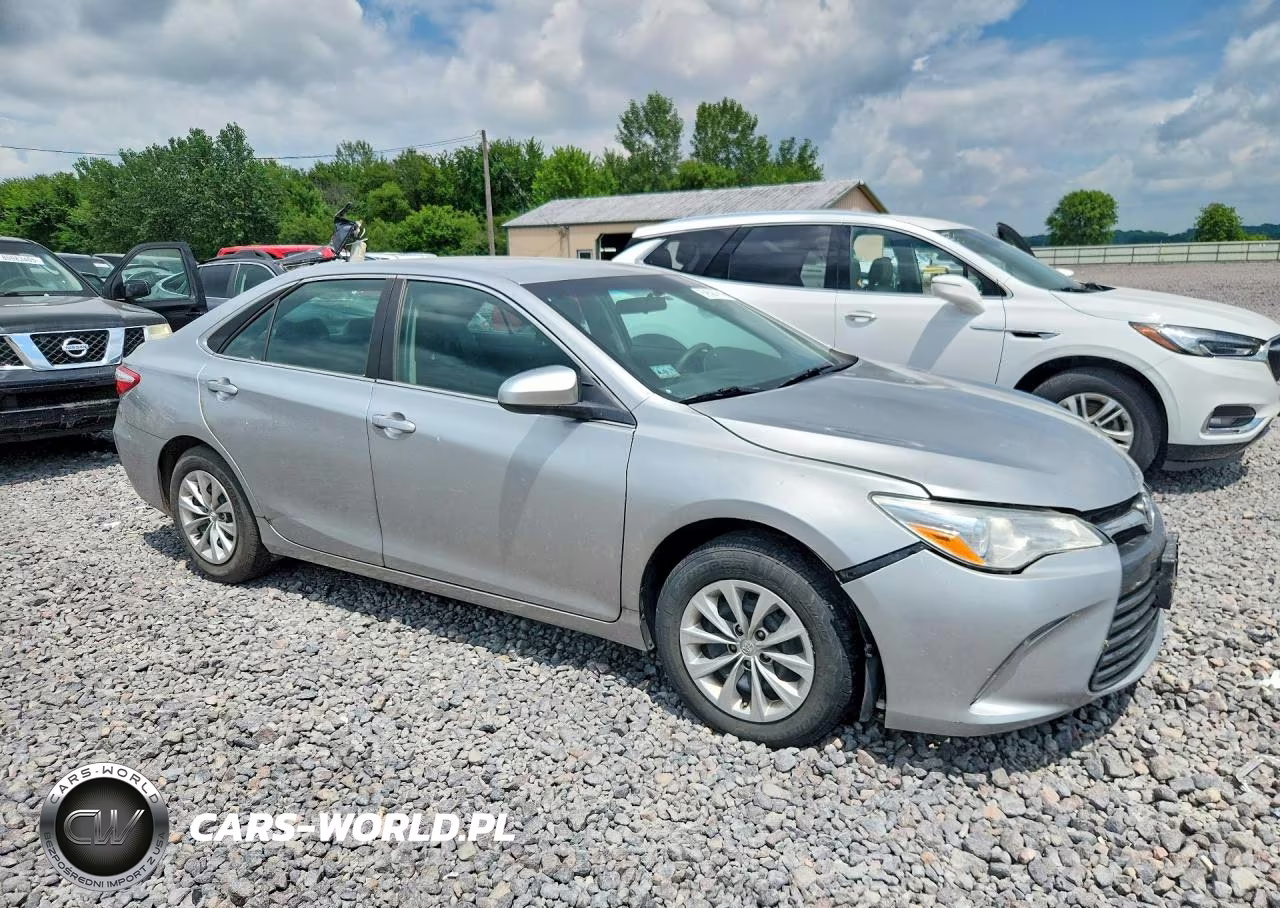 2016 Toyota Camry Le VIN:4T4BF1FK2GR532747 - 4