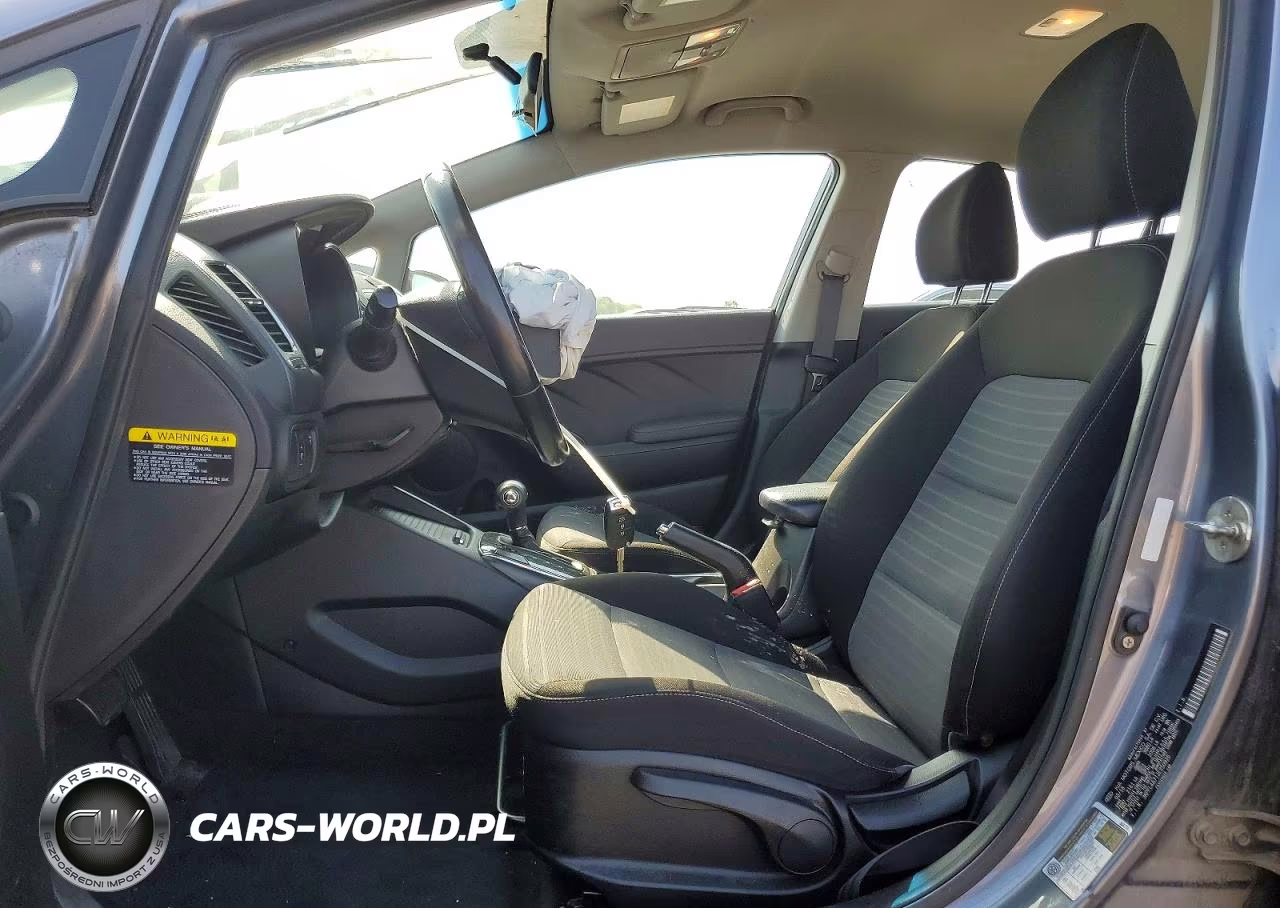 2018 Kia Forte S VIN:3KPFL4A71JE250926 - 7
