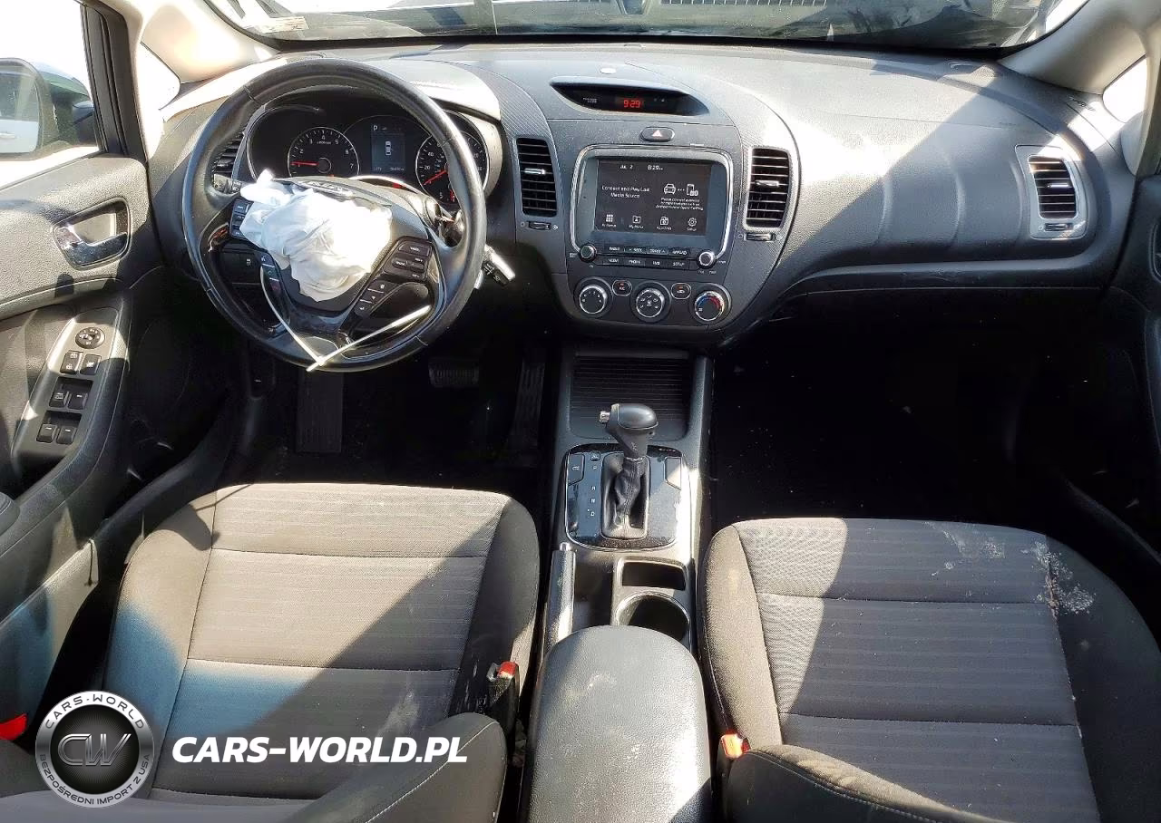 2018 Kia Forte S VIN:3KPFL4A71JE250926 - 8