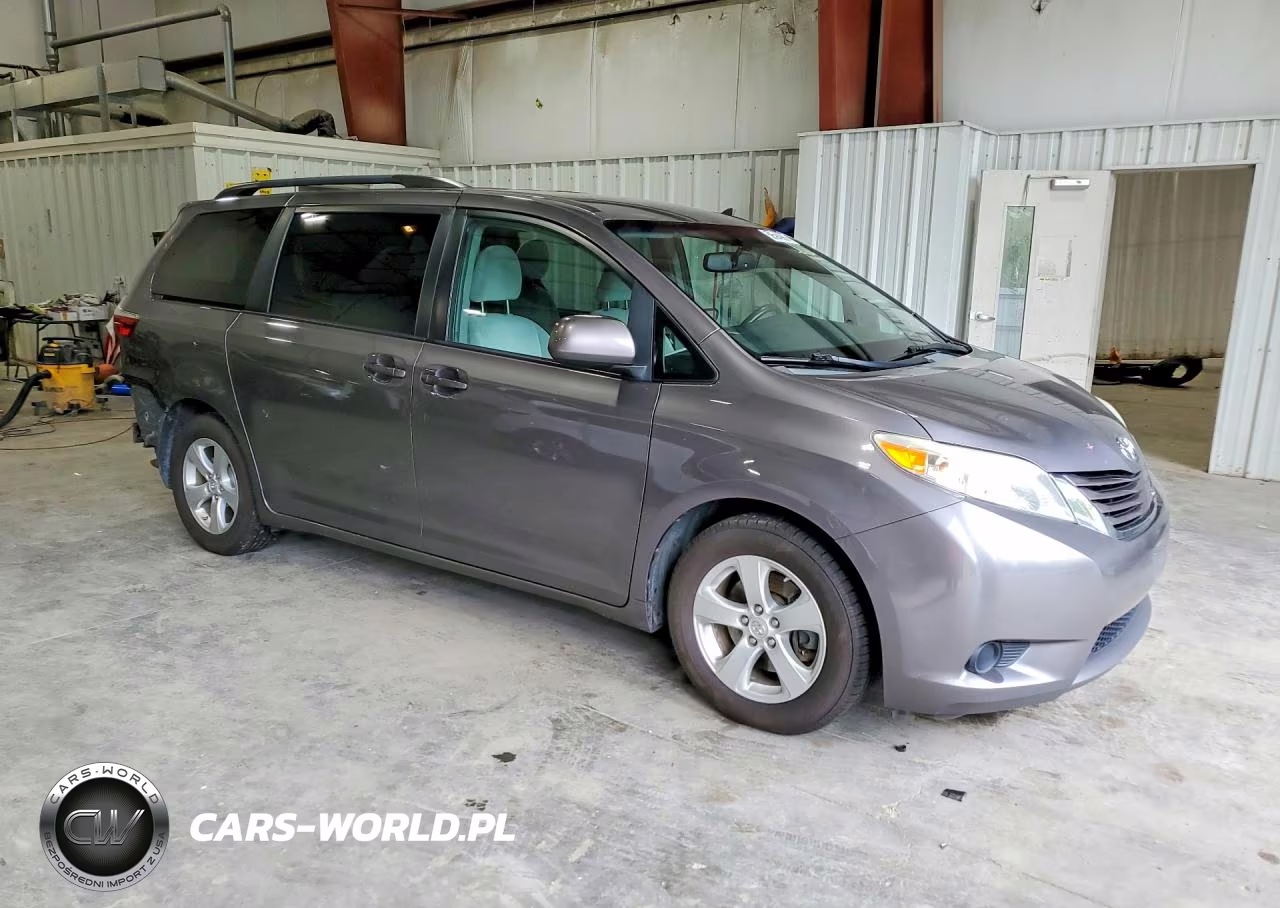 2015 Toyota Sienna Le VIN:5TDKK3DC2FS622968 - 4
