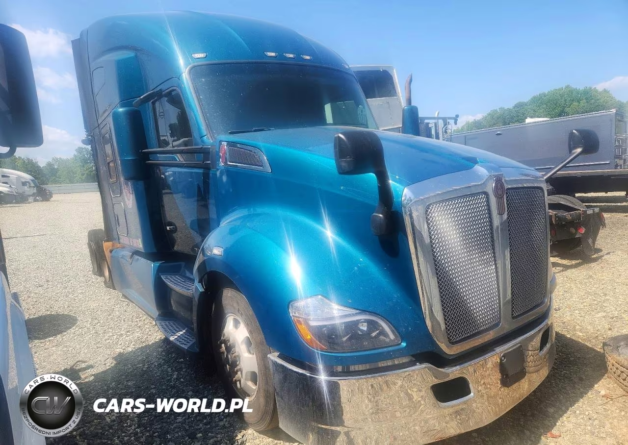 2017 Kenworth T680 Semi Truck