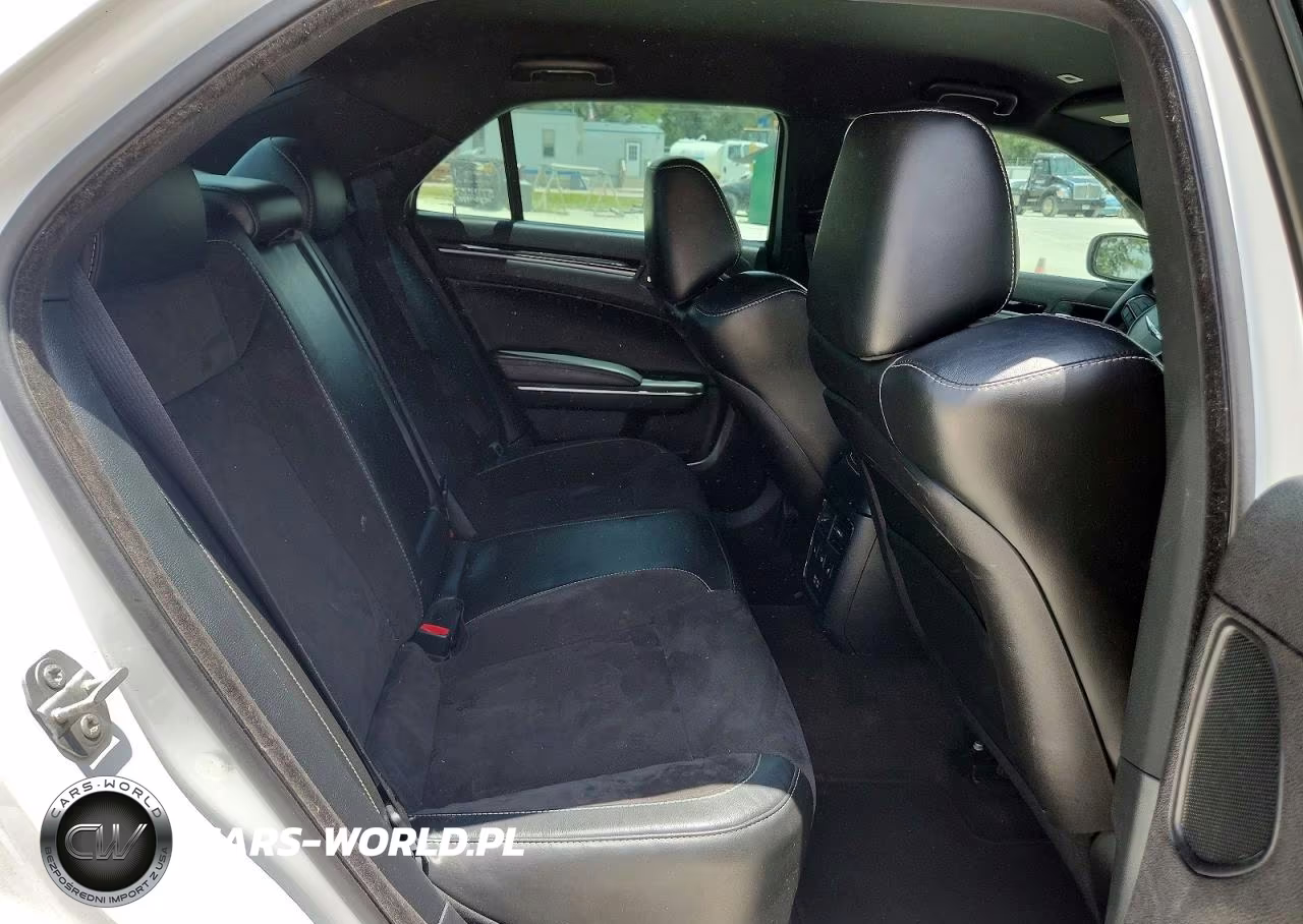 2017 Chrysler 300 S VIN:2C3CCABT2HH650185 - 10