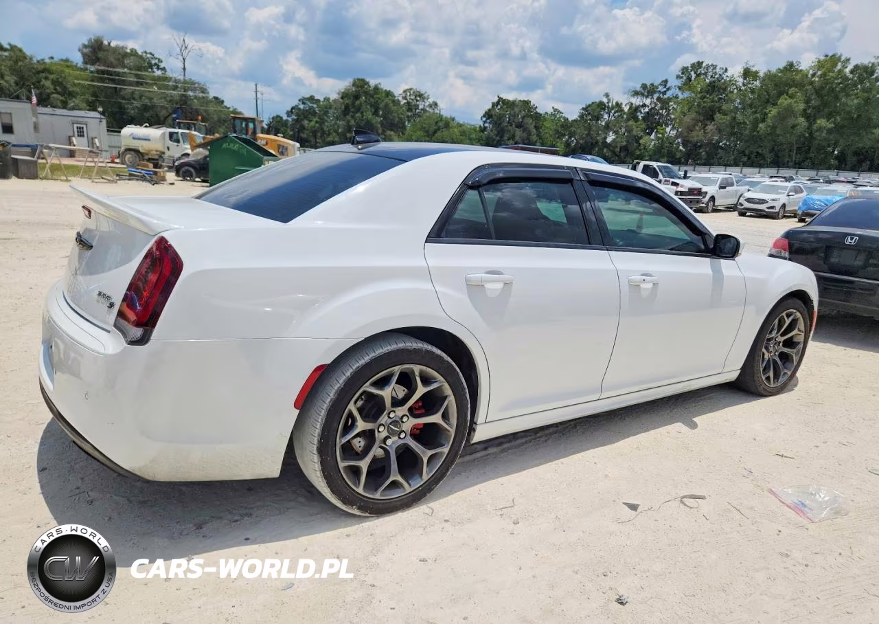 2017 Chrysler 300 S VIN:2C3CCABT2HH650185 - 3