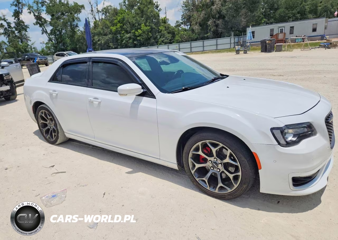 2017 Chrysler 300 S VIN:2C3CCABT2HH650185 - 4