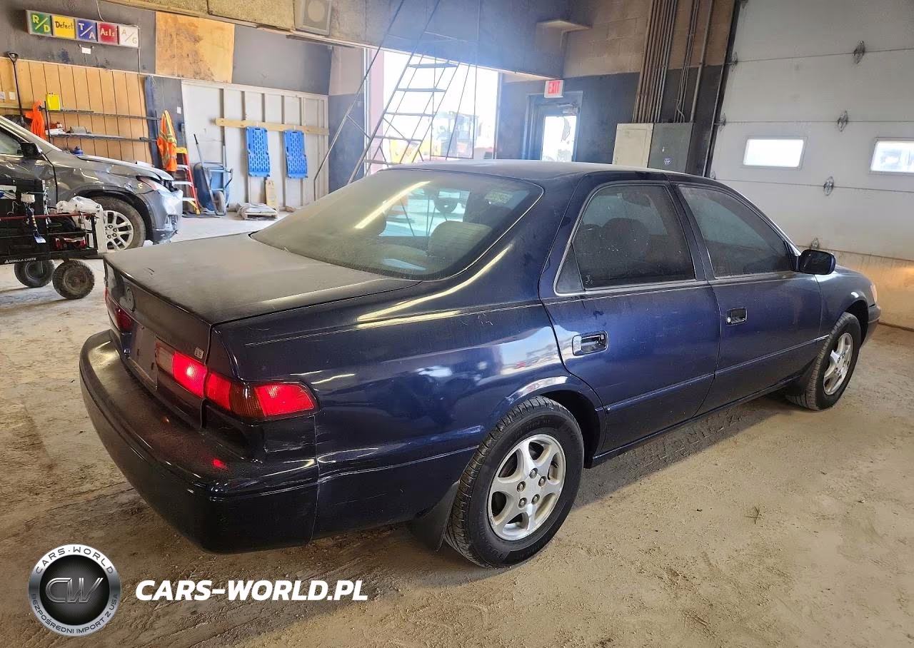 1999 Toyota Camry Le VIN:4T1BG22K1XU500584 - 3