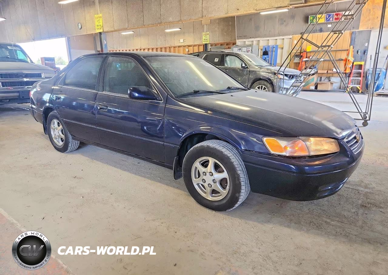 1999 Toyota Camry Le VIN:4T1BG22K1XU500584 - 4