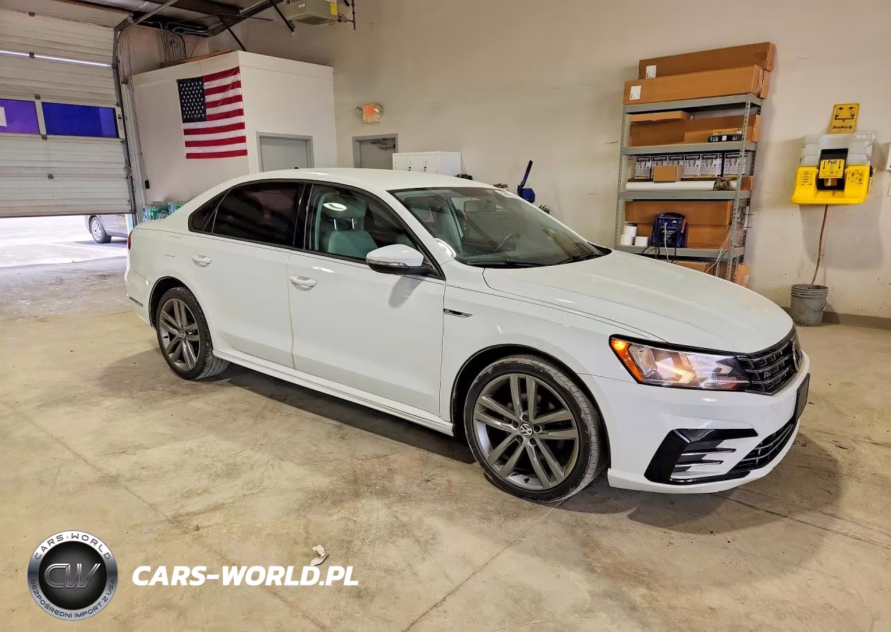 2018 Volkswagen Passat S VIN:1VWAA7A39JC008016 - 4