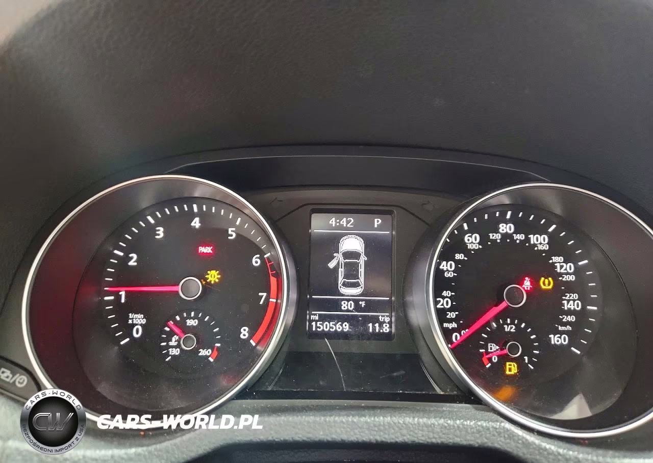 2018 Volkswagen Passat S VIN:1VWAA7A39JC008016 - 9