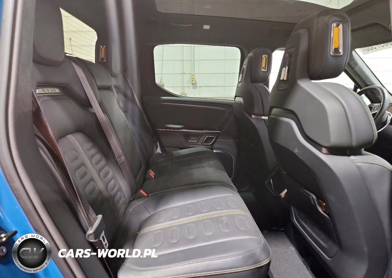 2022 Rivian R1T Launch Edition VIN:7FCTGAAL9NN003619 - 10