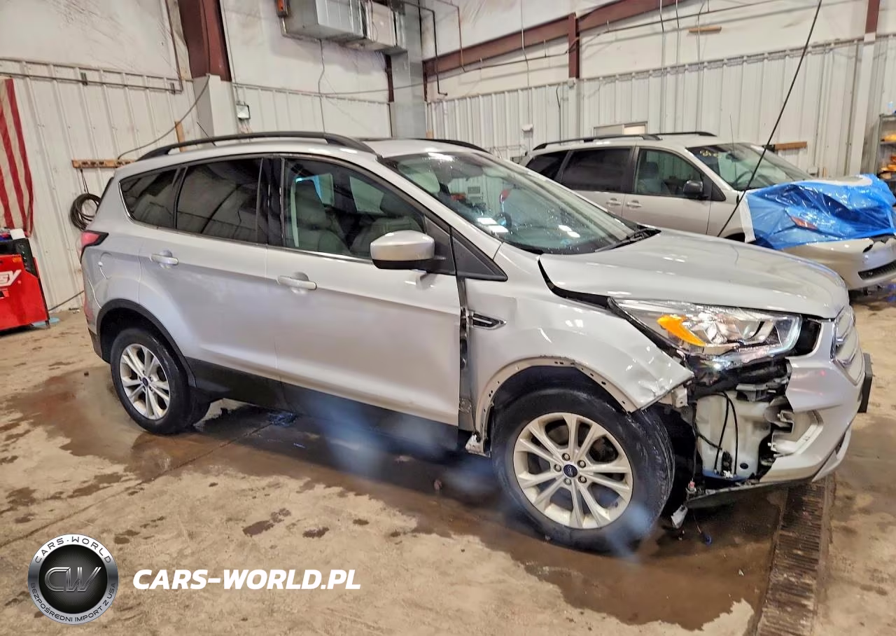 2017 Ford Escape Se VIN:1FMCU9GD6HUC03764 - 4