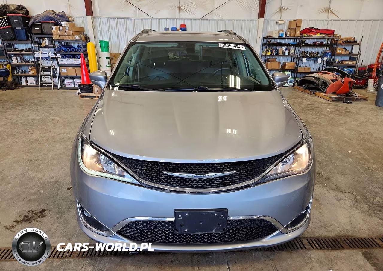 2017 Chrysler Pacifica Touring L VIN:2C4RC1BG2HR527392 - 5