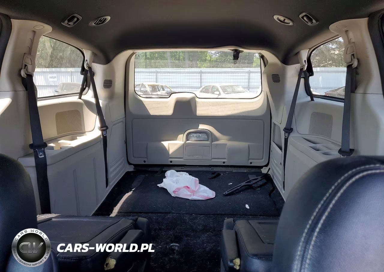 2018 Dodge Grand Caravan Sxt VIN:2C4RDGCG4JR265671 - 10
