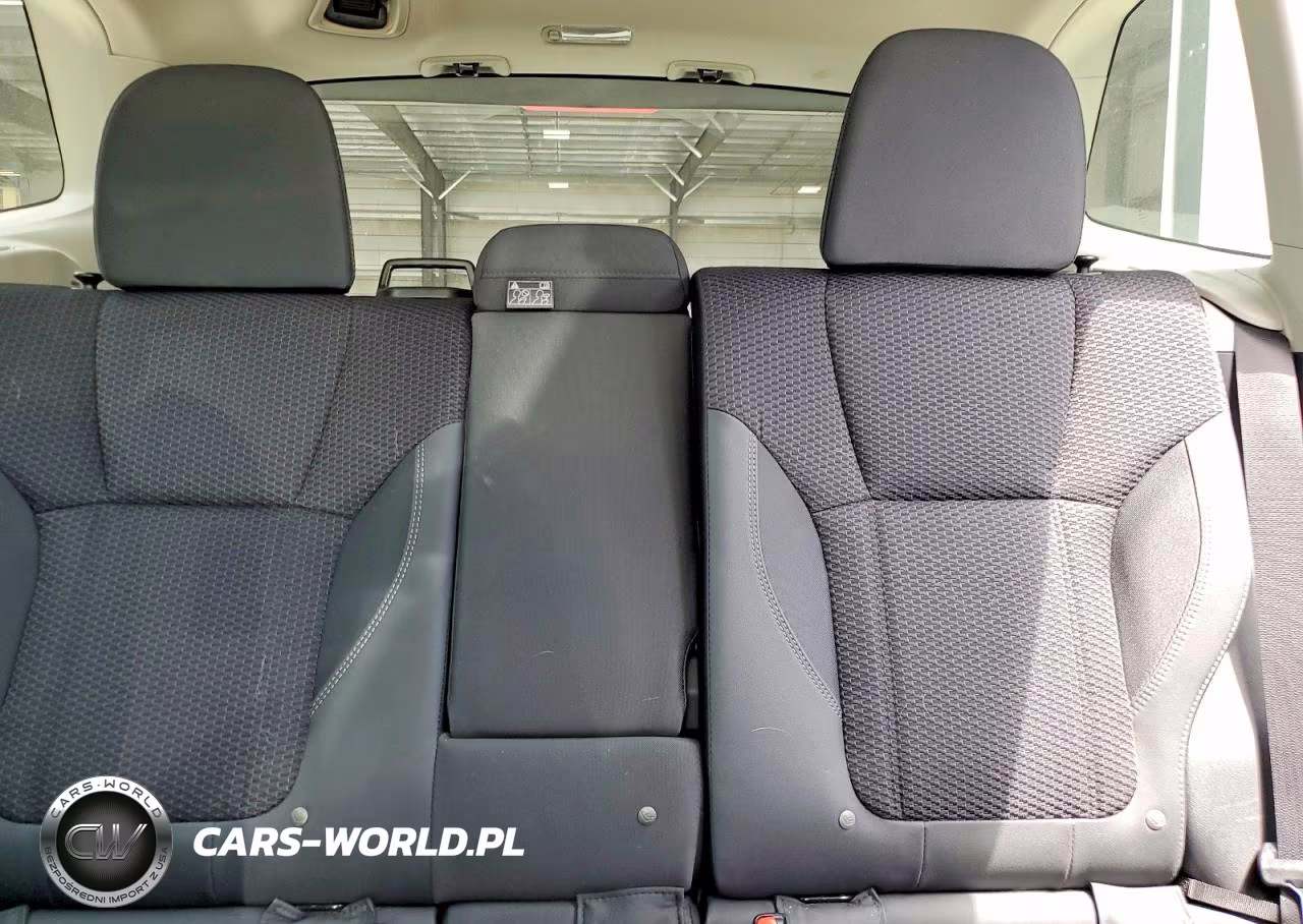 2023 Subaru Forester Premium VIN:JF2SKAEC1PH530602 - 10