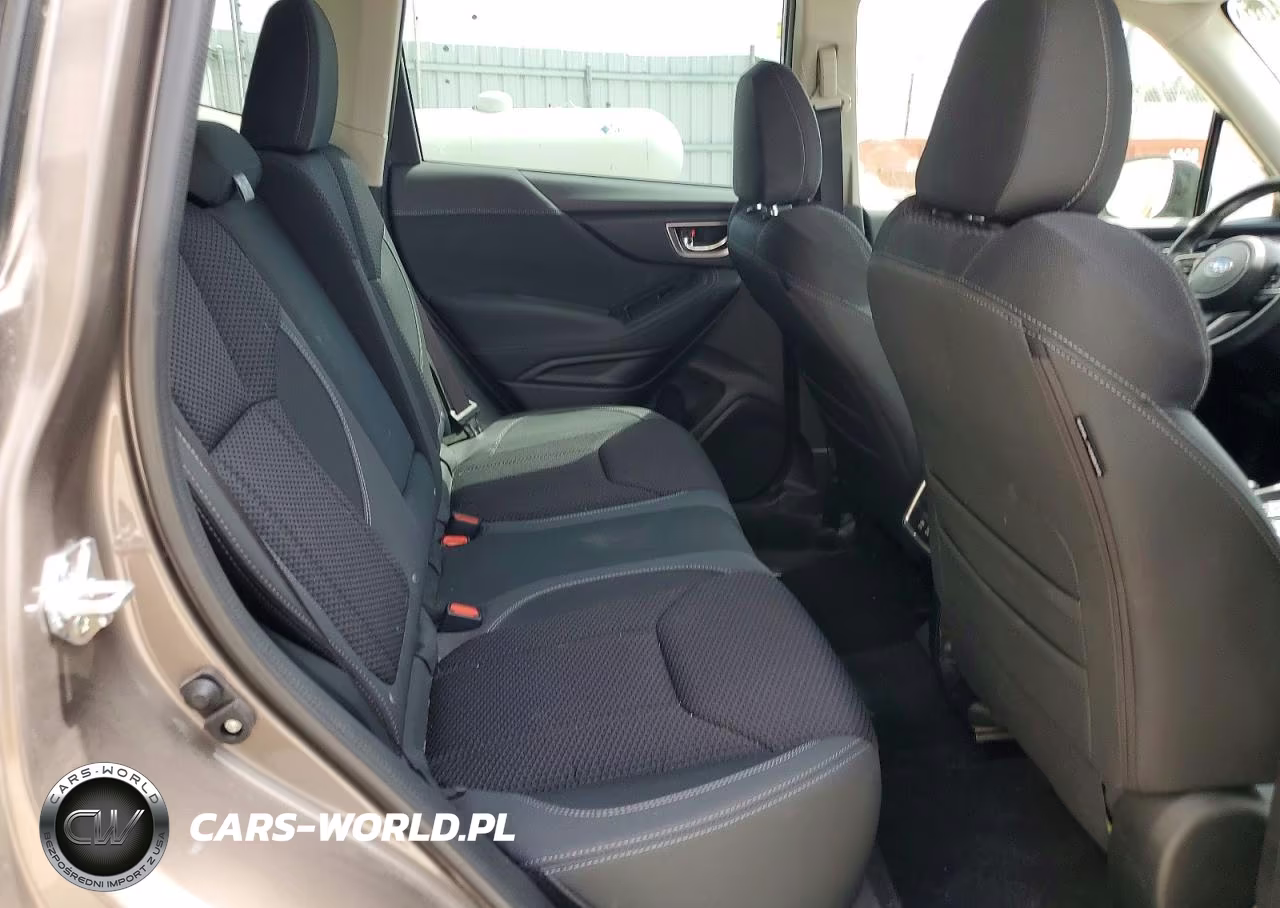 2023 Subaru Forester Premium VIN:JF2SKAEC1PH530602 - 11