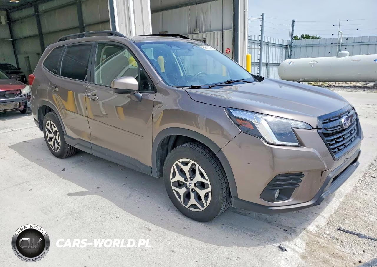 2023 Subaru Forester Premium VIN:JF2SKAEC1PH530602 - 4