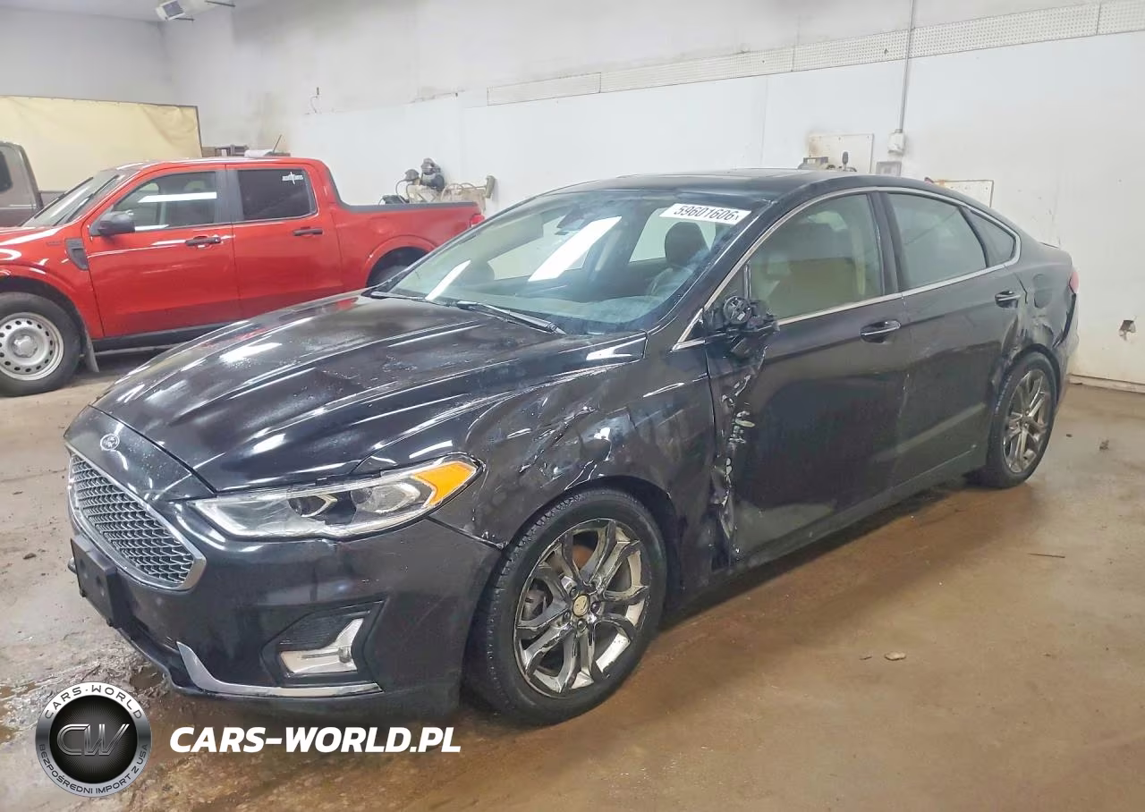 2020 Ford Fusion Titanium – zdjęcie 1 z 12