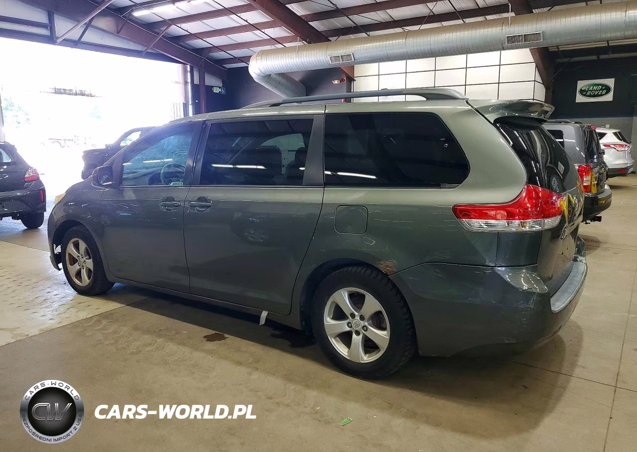 2011 Toyota Sienna VIN:5TDKK3DC3BS035382 - 2