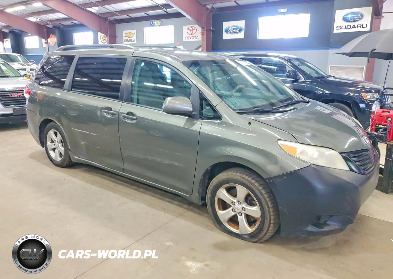 2011 Toyota Sienna VIN:5TDKK3DC3BS035382 - 4