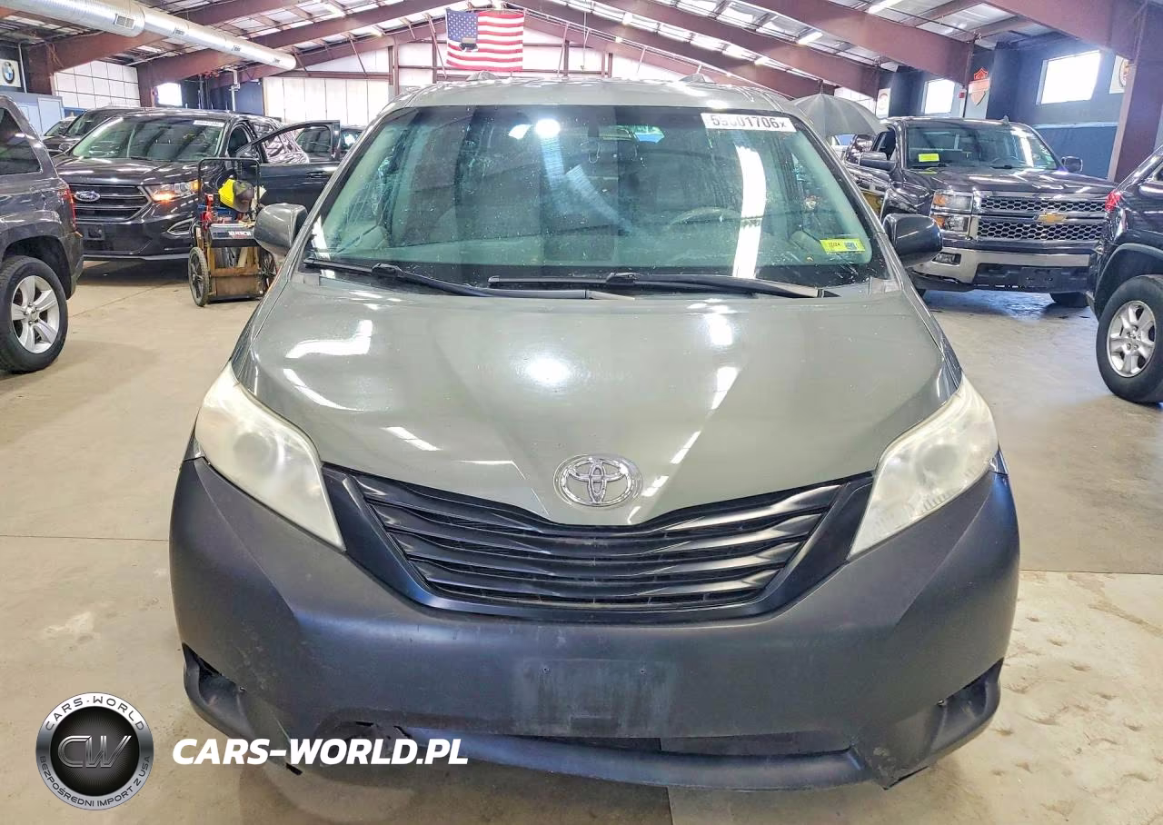 2011 Toyota Sienna VIN:5TDKK3DC3BS035382 - 5